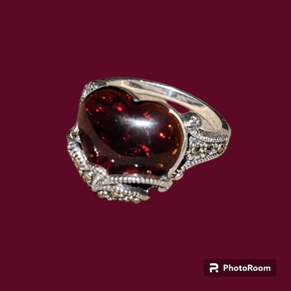ROSS SIMONS Sterling Silver Glass Heart Marcasite Goth Castlecore Ring - Picture 1 of 11
